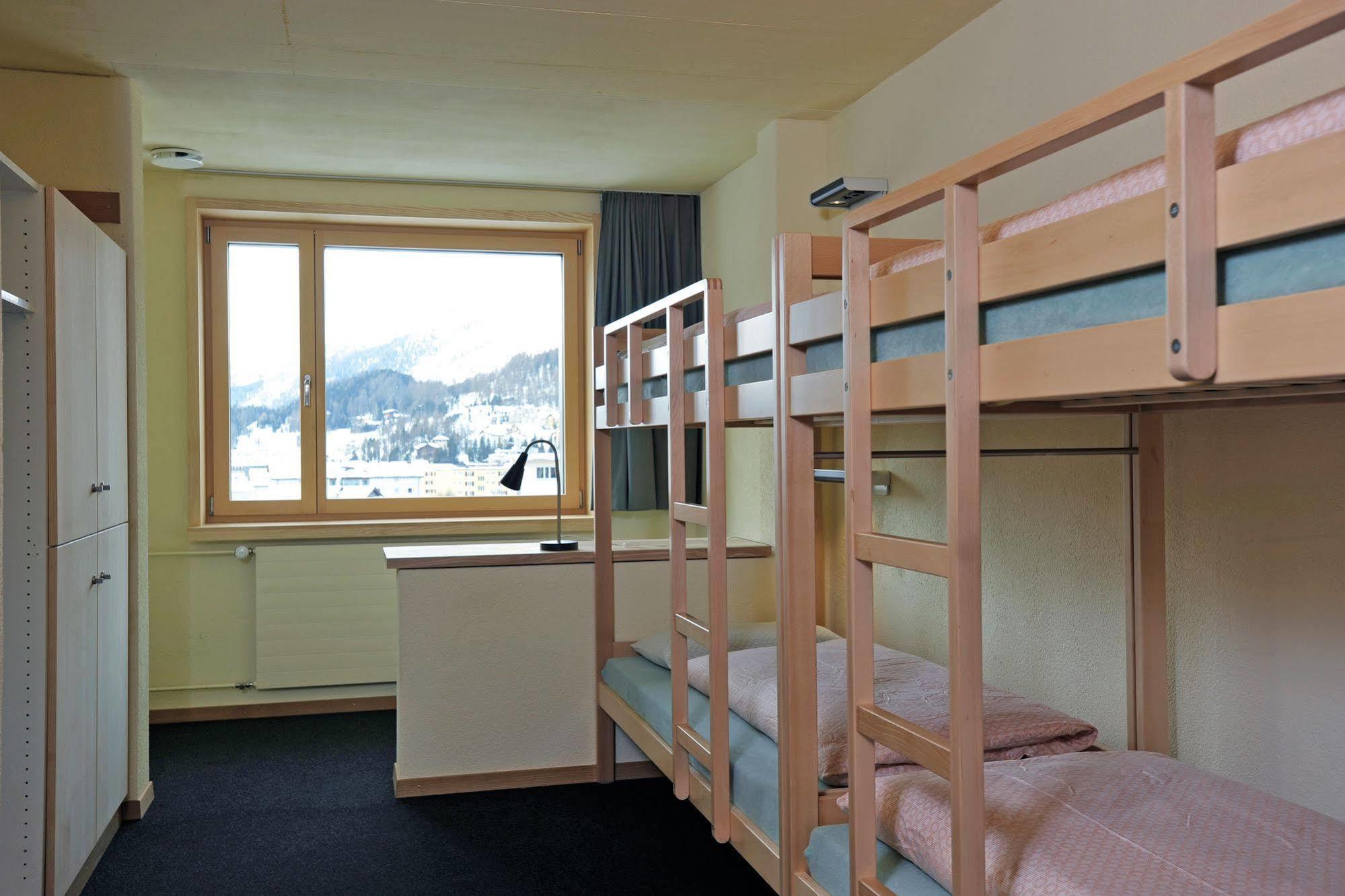 St. Moritz Youth Hostel Buitenkant foto